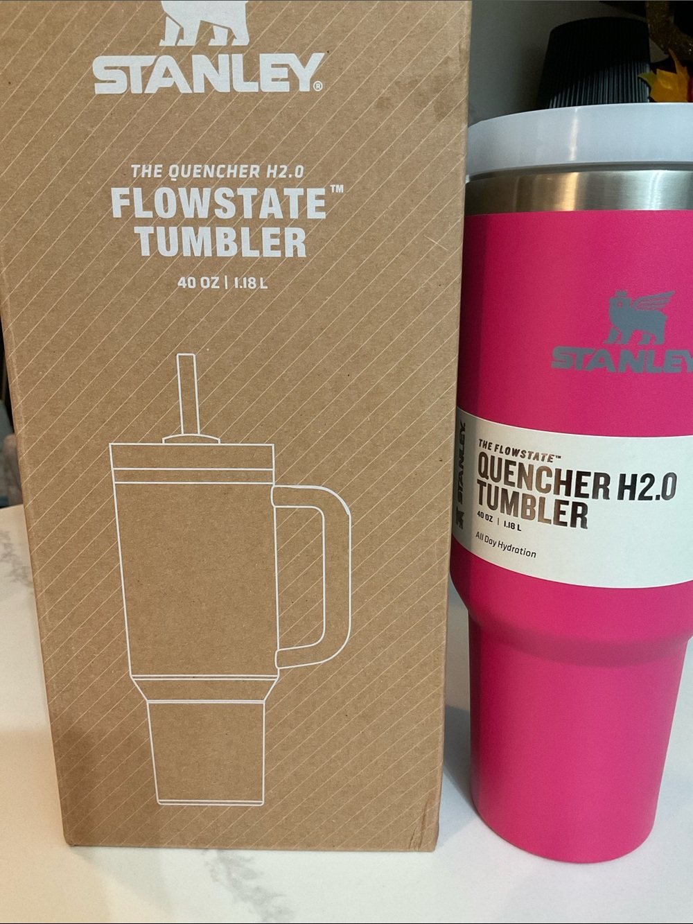 Stanley Quencher H2.0 Tumbler - Rose Red - 40oz. - New - Picture 7 of 8